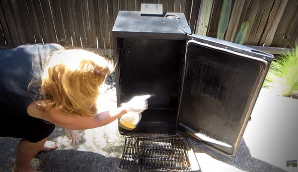 how to clean electric smoker