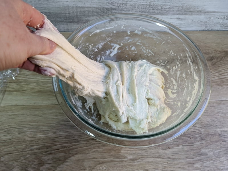 how to stretch and fold sourdough