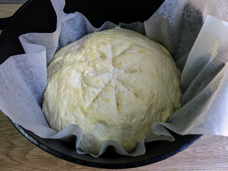 no knead dutch oven sourdough bread