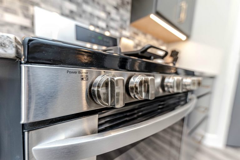 Best Rated Gas Ranges for the Home –  Buyer’s Guide!